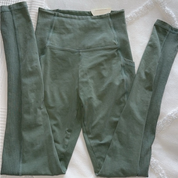 OFFLINE OG High Waisted Pocket Legging - Picture 2 of 7